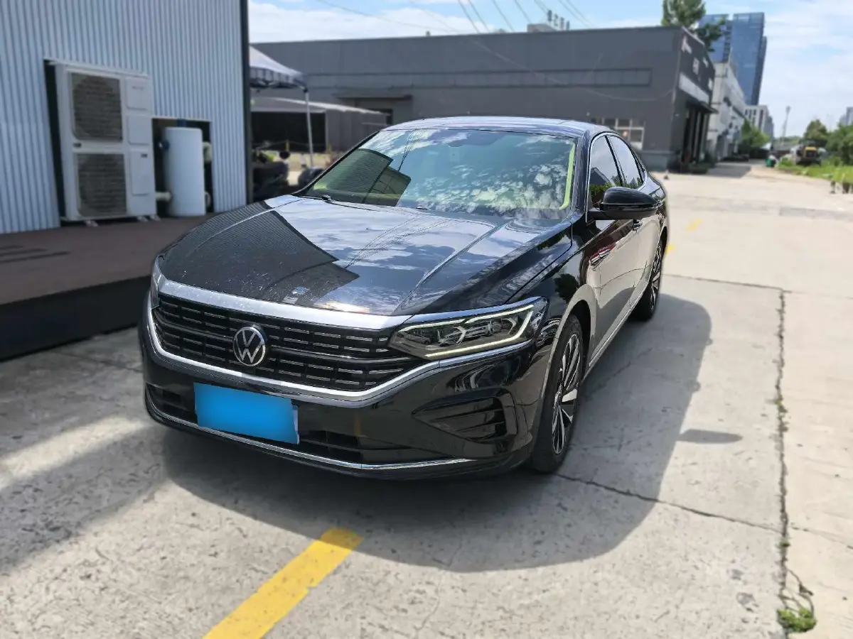 2022 Volkswagen Passat 2.0T 186HP L4 7DCT