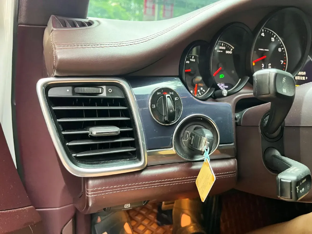 2013 Porsche Panamera 3.6L 300HP V6 7DCT,autocango,china used car exporter,china ev exporter,chinese used car exporter,chinese used ev exporter