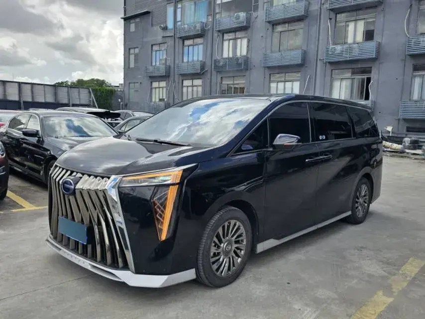 2023 GAC Trumpchi M8 2.0T 190HP L4 E-CVT Hybrid