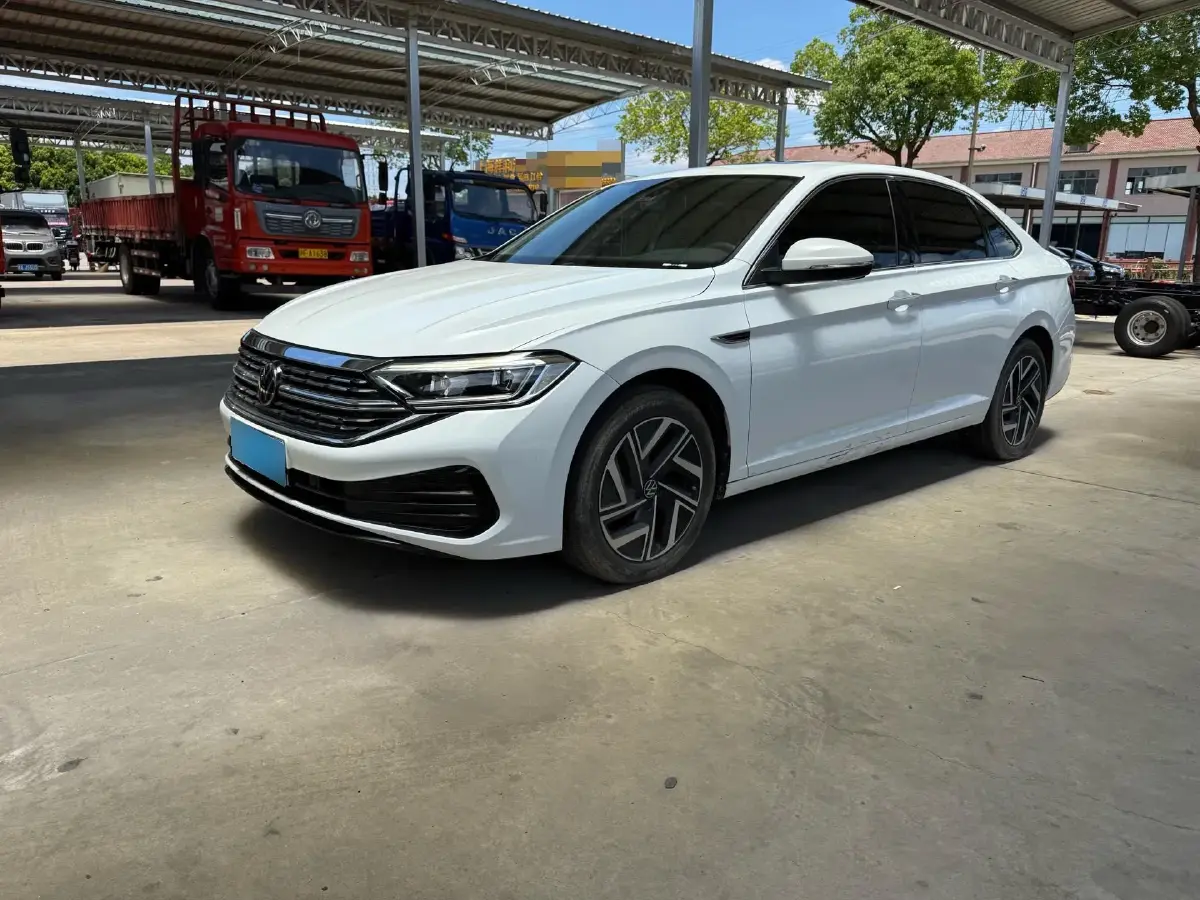 2023 Volkswagen Sagitar 1.5T 160HP L4 7DCT