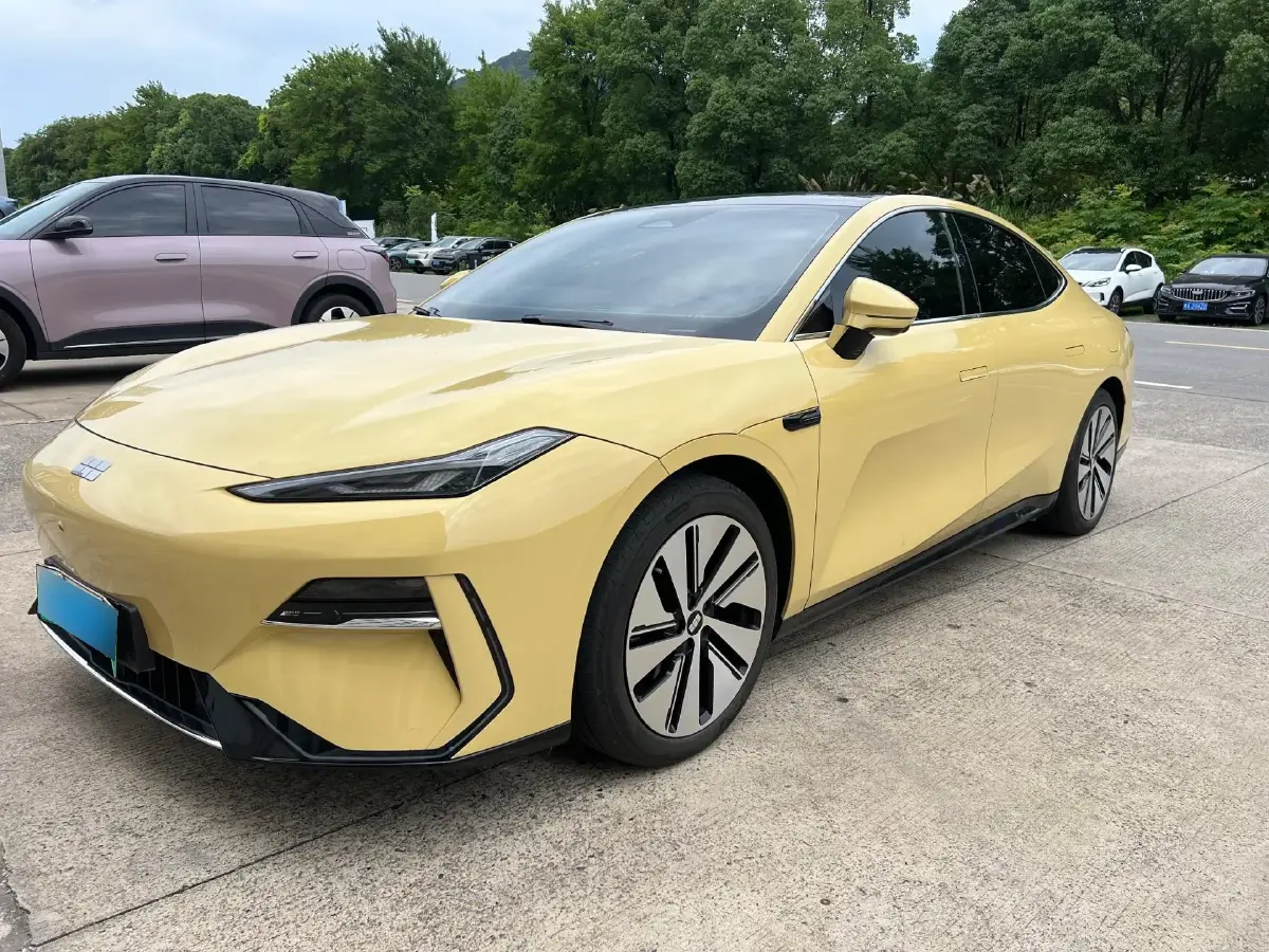 2024 Geely Galaxy E8 BEV 76KWH