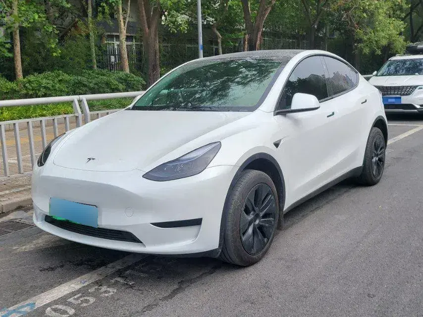 2024 Tesla Model Y BEV 60KWH