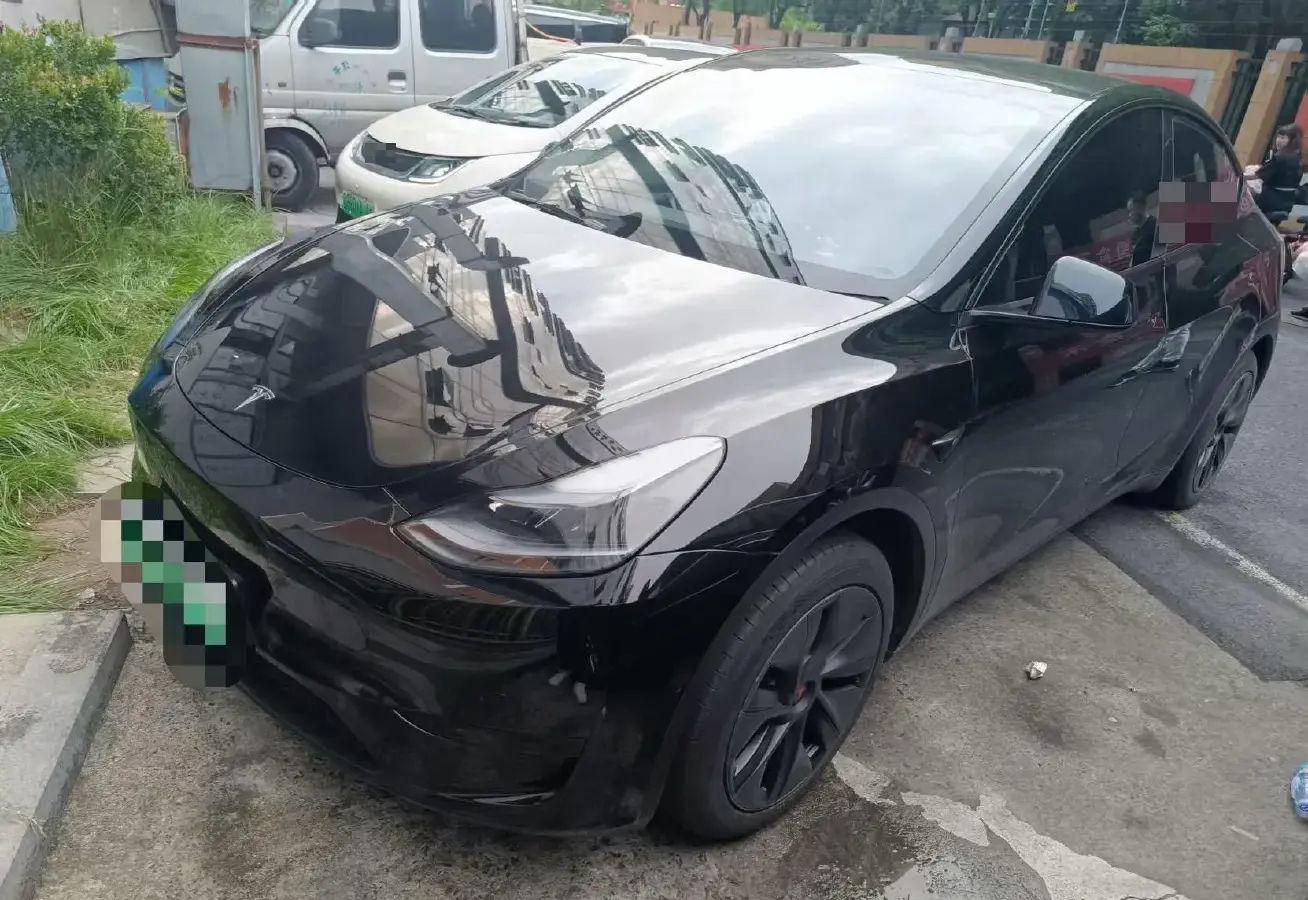 2024 Tesla Model Y BEV 60KWH