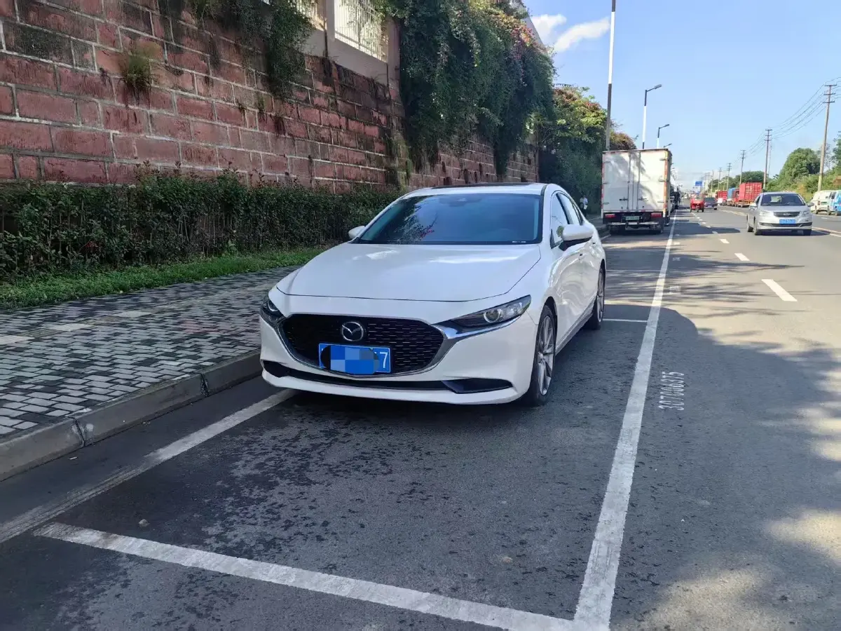 2022 Mazda 3 Axela 2.0L 158HP L4 6AT