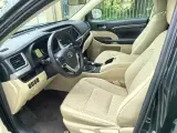 2021 Toyota Highlander 2.0T 220HP L4 6AT,autocango,china used car exporter,china ev exporter,chinese used car exporter,chinese used ev exporter