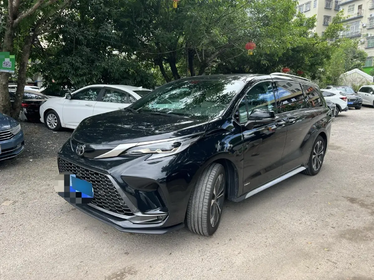 2024 Toyota Granvia 2.5L 189HP L4 E-CVT Hybrid