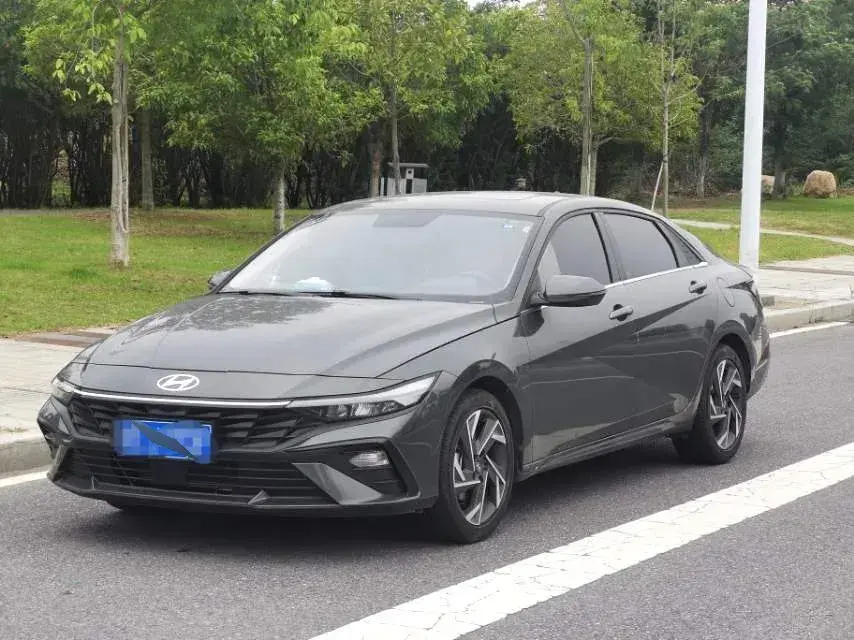 2023 Hyundai Elantra 1.5L 115HP L4 CVT