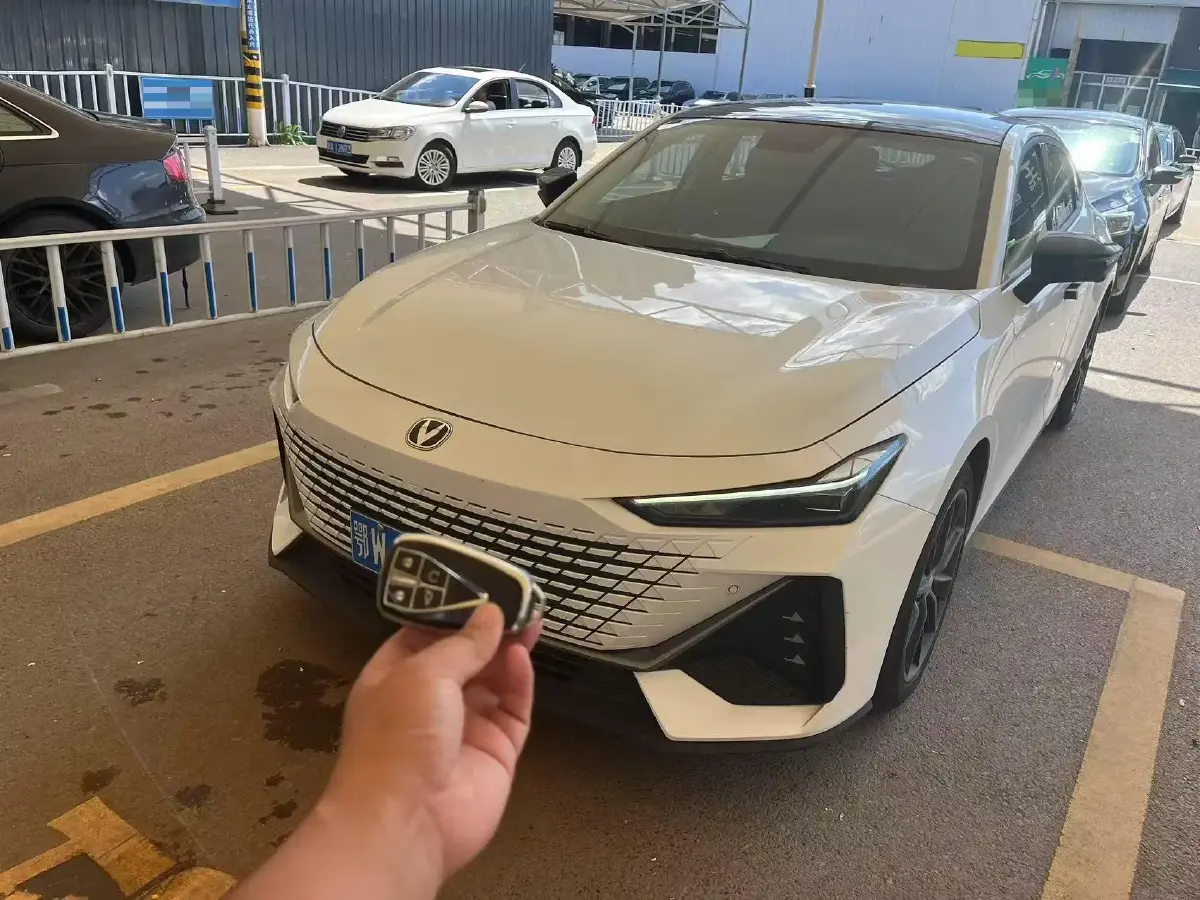 2022 ChangAn UNI-V 1.5T 188HP L4 7DCT