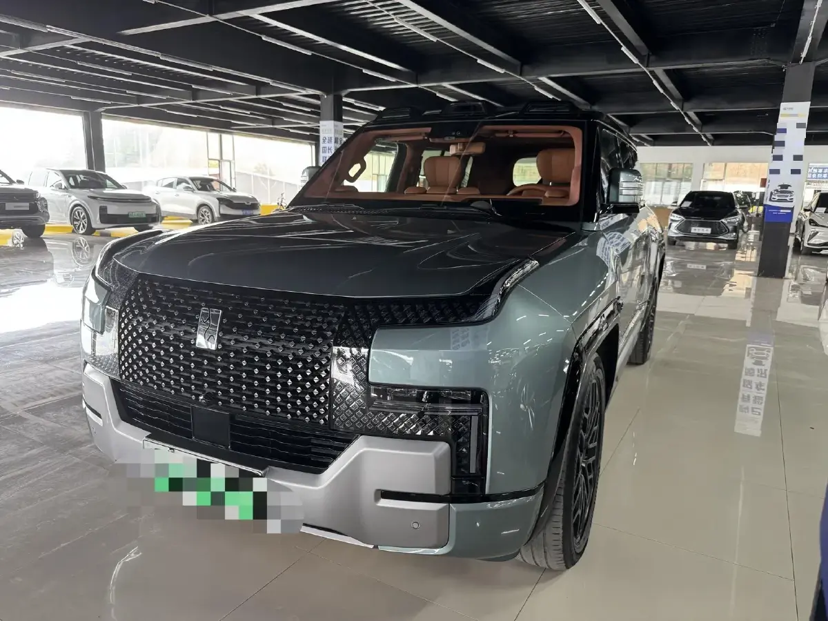 2023 YangWang U8 2.0T 272HP L4 REEV 49.05KWH