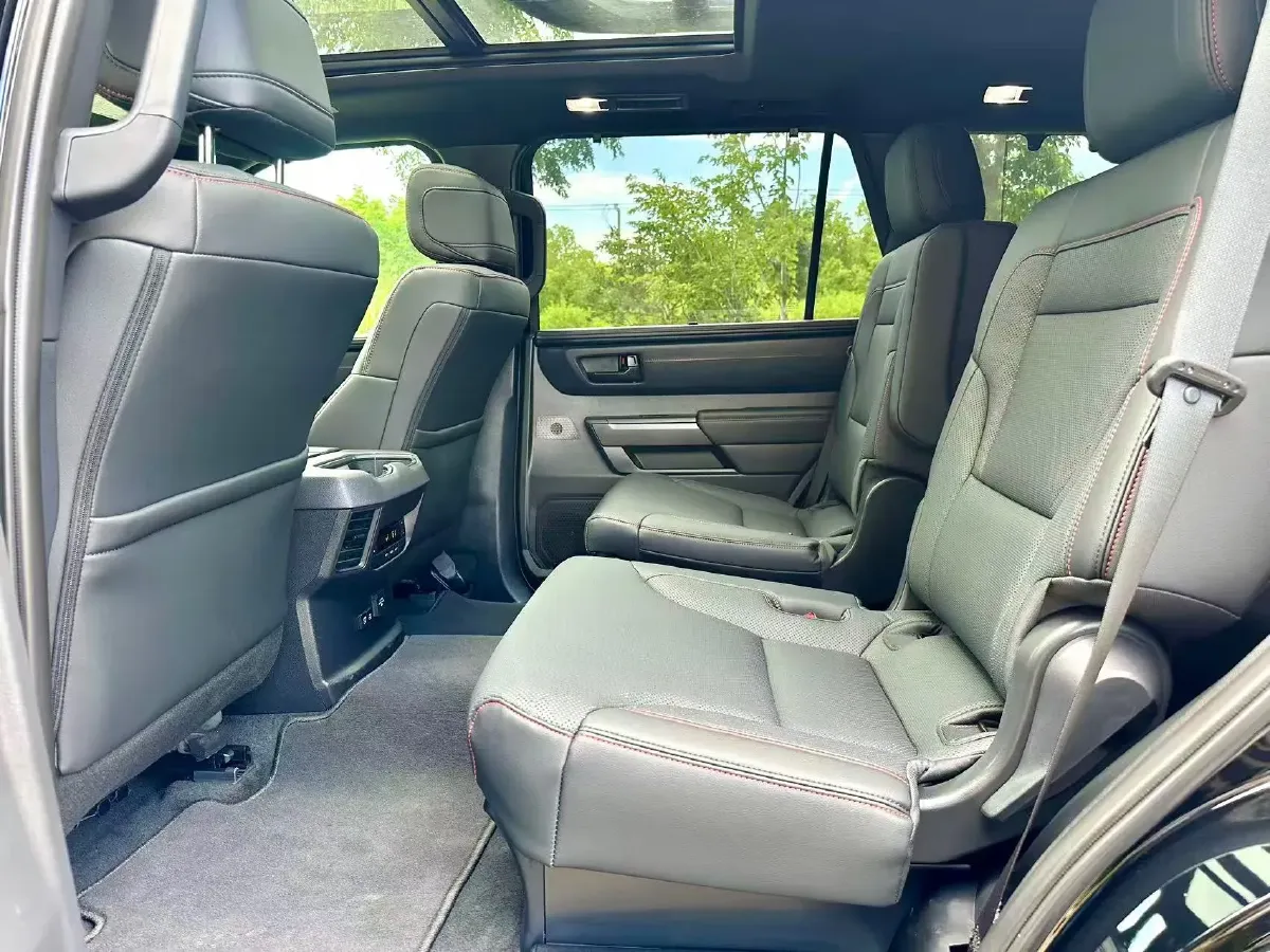 2024 HongQi EH7 BEV 85KWH,autocango,china used car exporter,china ev exporter,chinese used car exporter,chinese used ev exporter