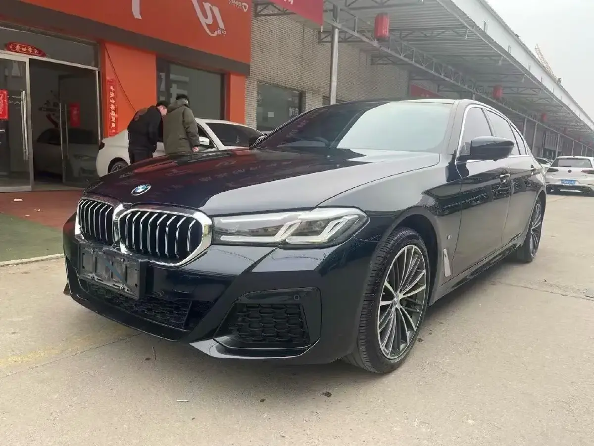 2022 BMW 5 Series 2.0T 252HP L4 8AT