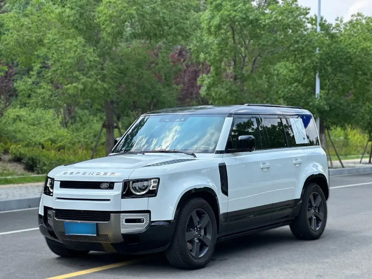 2024 Land Rover Defender 3.0T 400HP L6 8AT