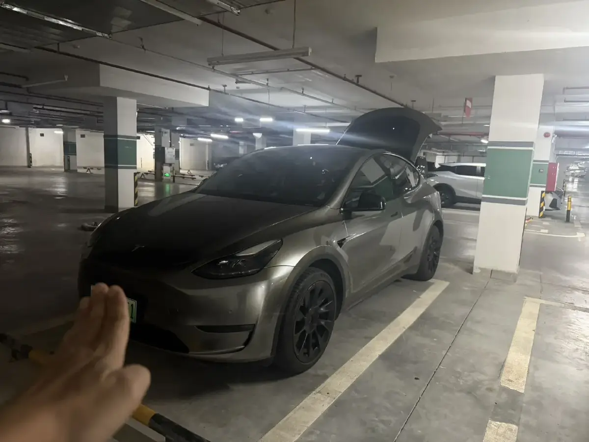 2023 Tesla Model Y BEV 60KWH
