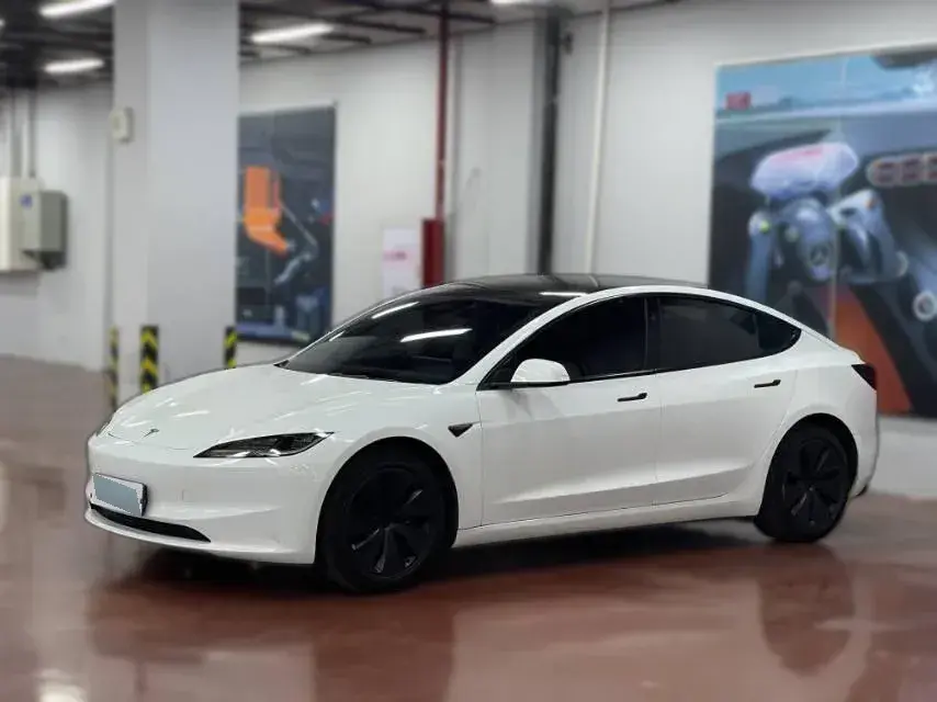 2023 Tesla Model 3 BEV 60KWH