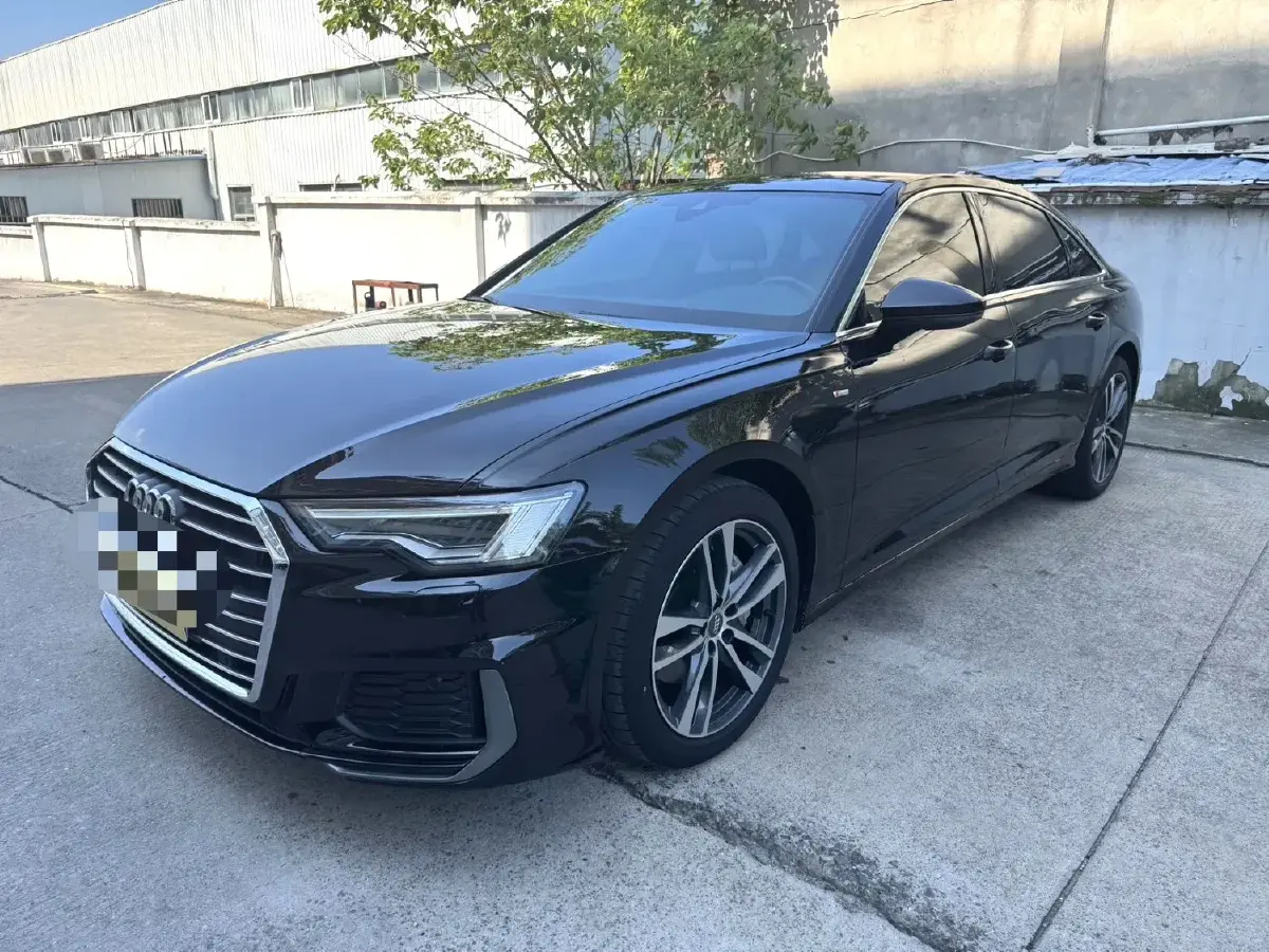 2022 Audi A6L 2.0T 190HP L4 7DCT