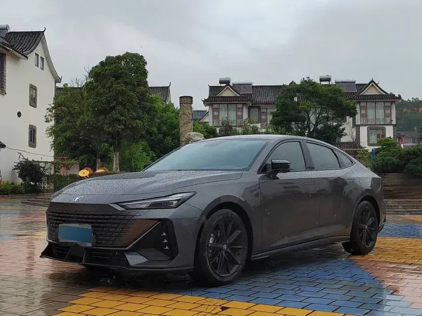 2022 ChangAn UNI-V 1.5T 188HP L4 7DCT