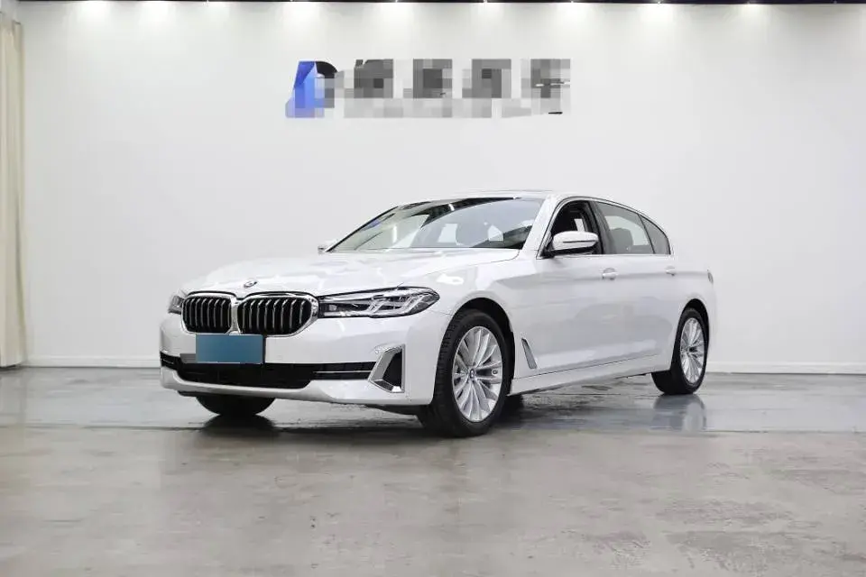2022 BMW 5 Series 2.0T 184HP L4 8AT