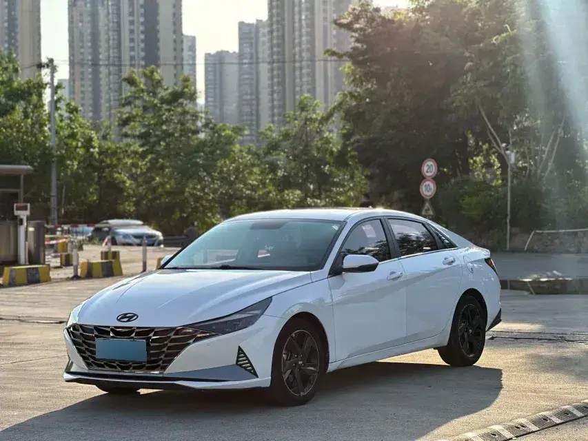 2021 Hyundai Elantra 1.5L 115HP L4 CVT