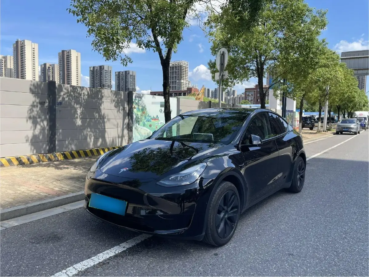 2023 Tesla Model Y BEV 60KWH