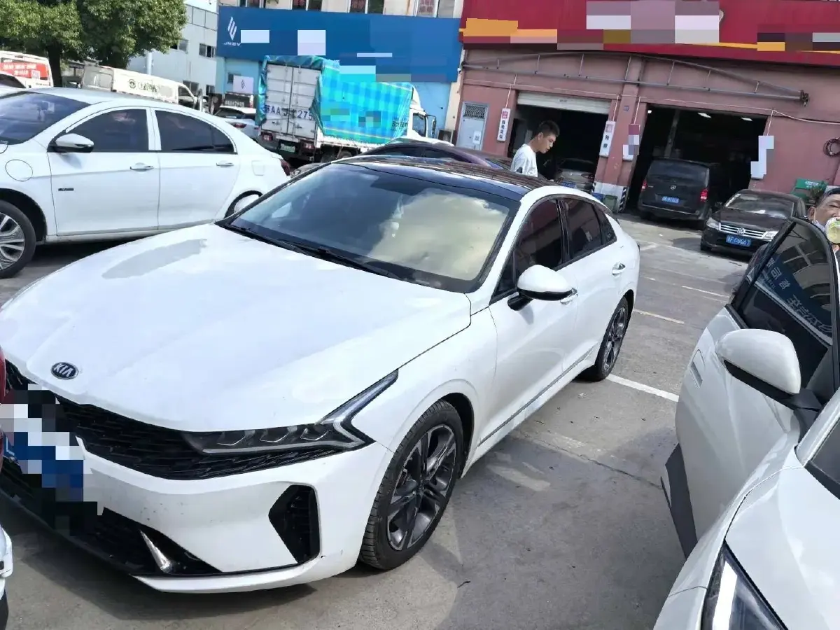 2020 Kia K5 2.0T 240HP L4 8AT