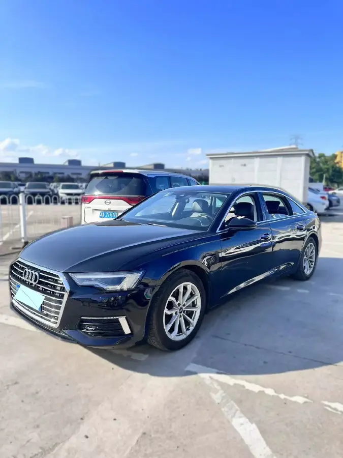 2022 Audi A6L 2.0T 190HP L4 7DCT