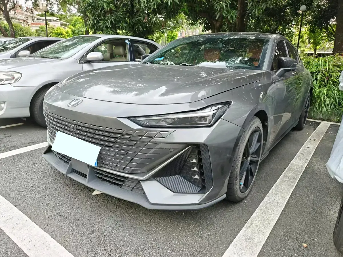 2022 ChangAn UNI-V 1.5T 188HP L4 7DCT