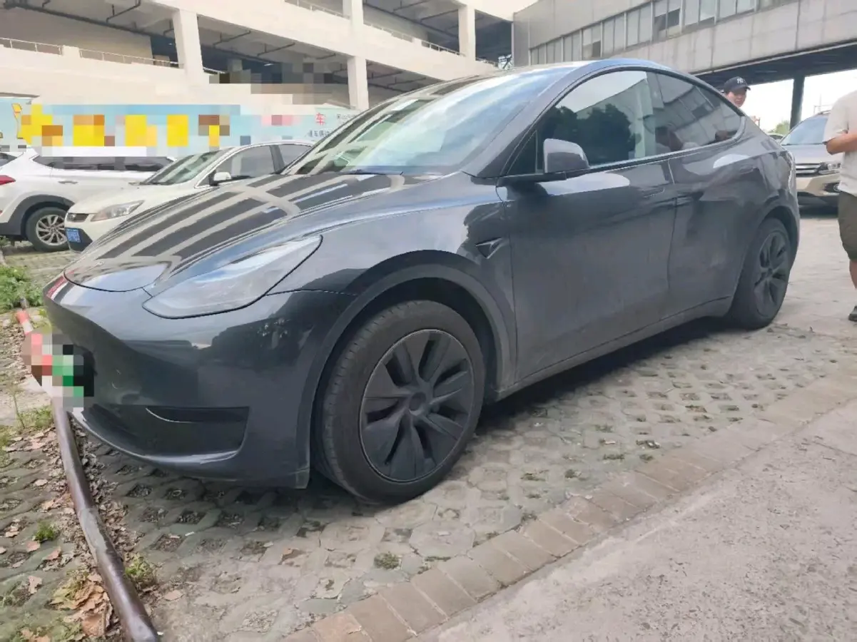 2024 Tesla Model Y BEV 60KWH