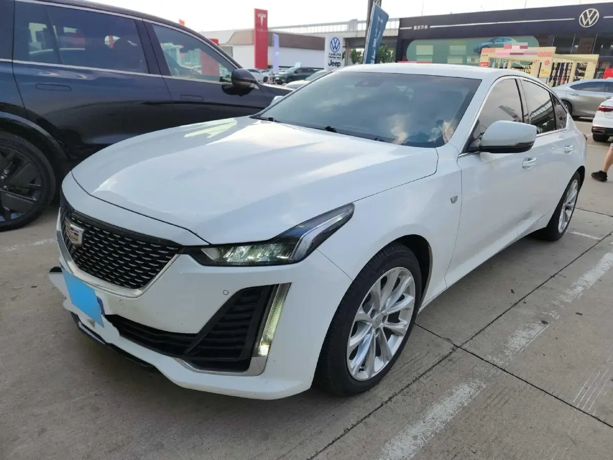 2022 Cadillac CT5 2.0T 237HP L4 10AT