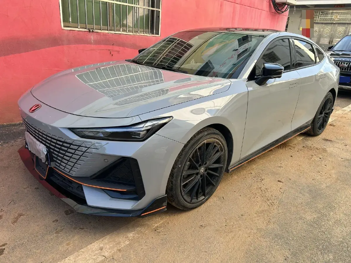 2022 ChangAn UNI-V 1.5T 188HP L4 7DCT