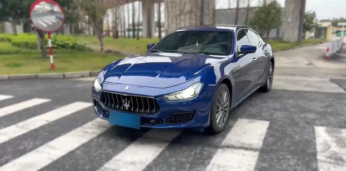 2022 Maserati Ghibli 2.0T 330HP L4 8AT