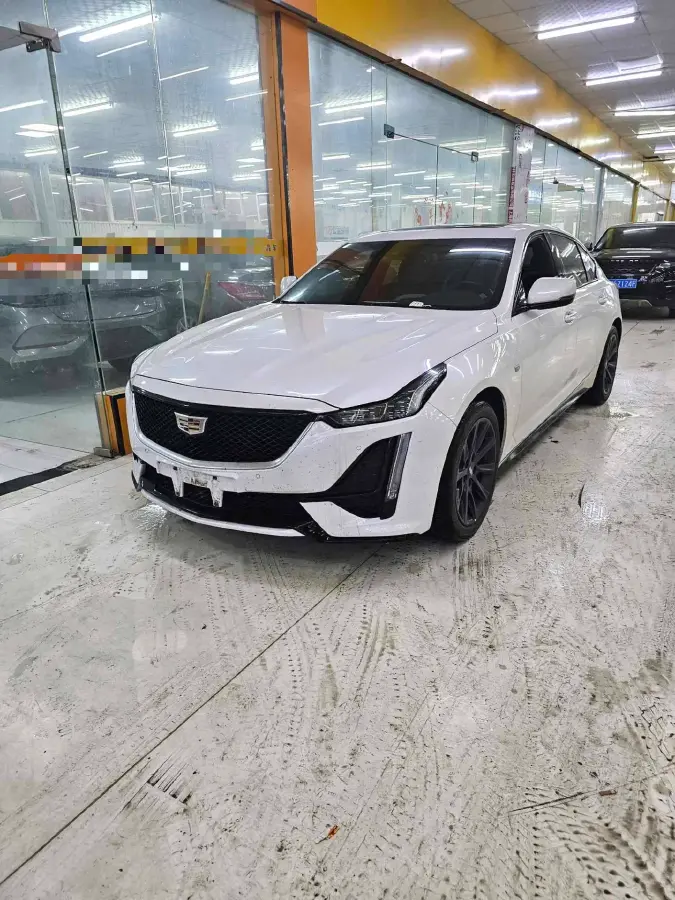 2023 Cadillac CT5 2.0T 237HP L4 10AT