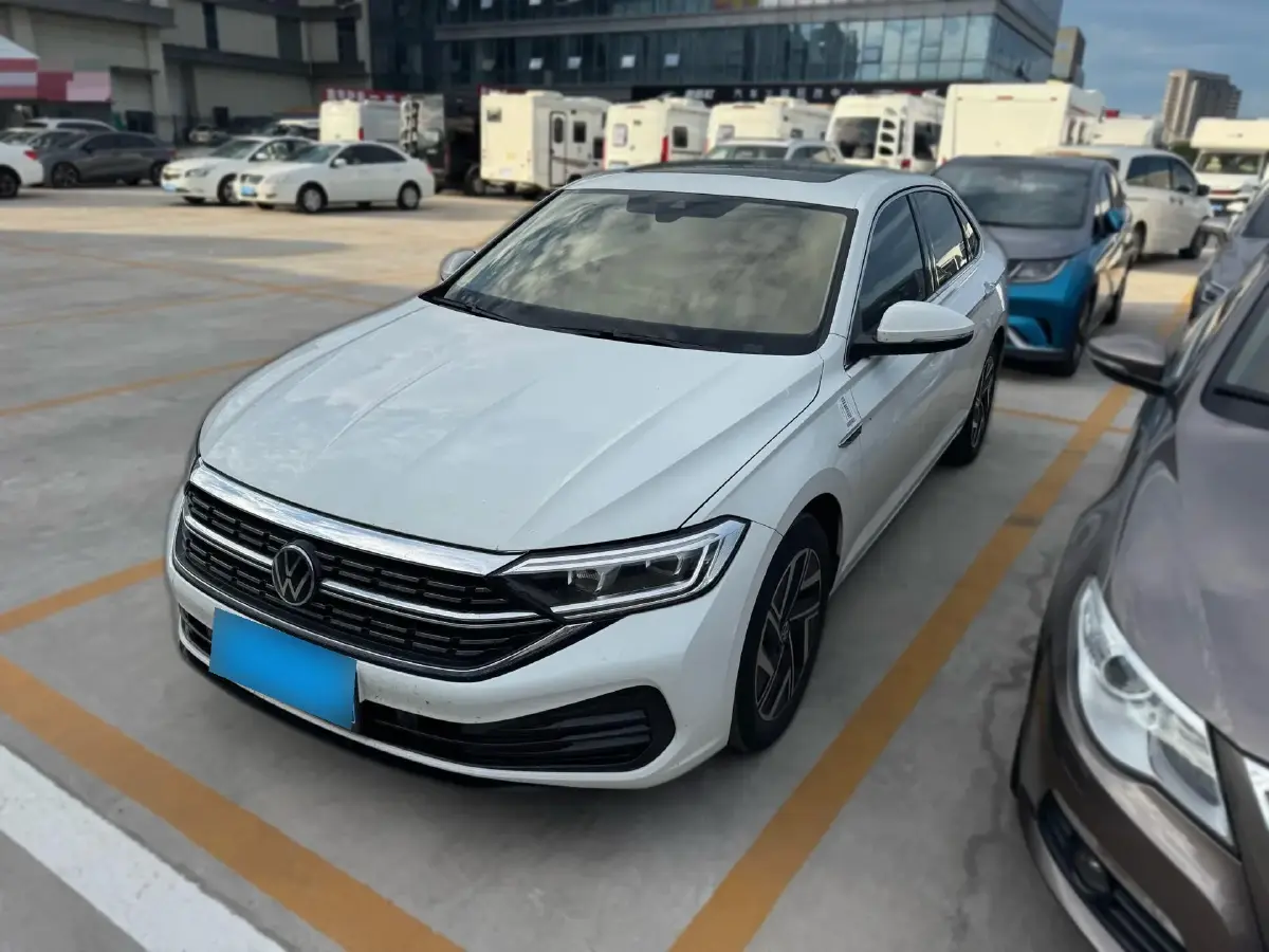 2023 Volkswagen Sagitar 1.5T 160HP L4 7DCT