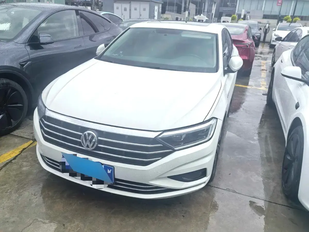 2021 Volkswagen Sagitar 1.4T 150HP L4 7DCT