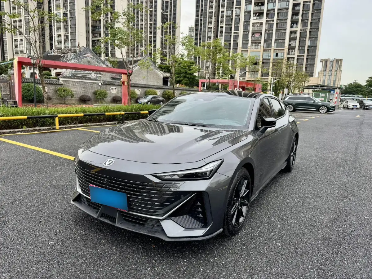 2022 ChangAn UNI-V 1.5T 188HP L4 7DCT
