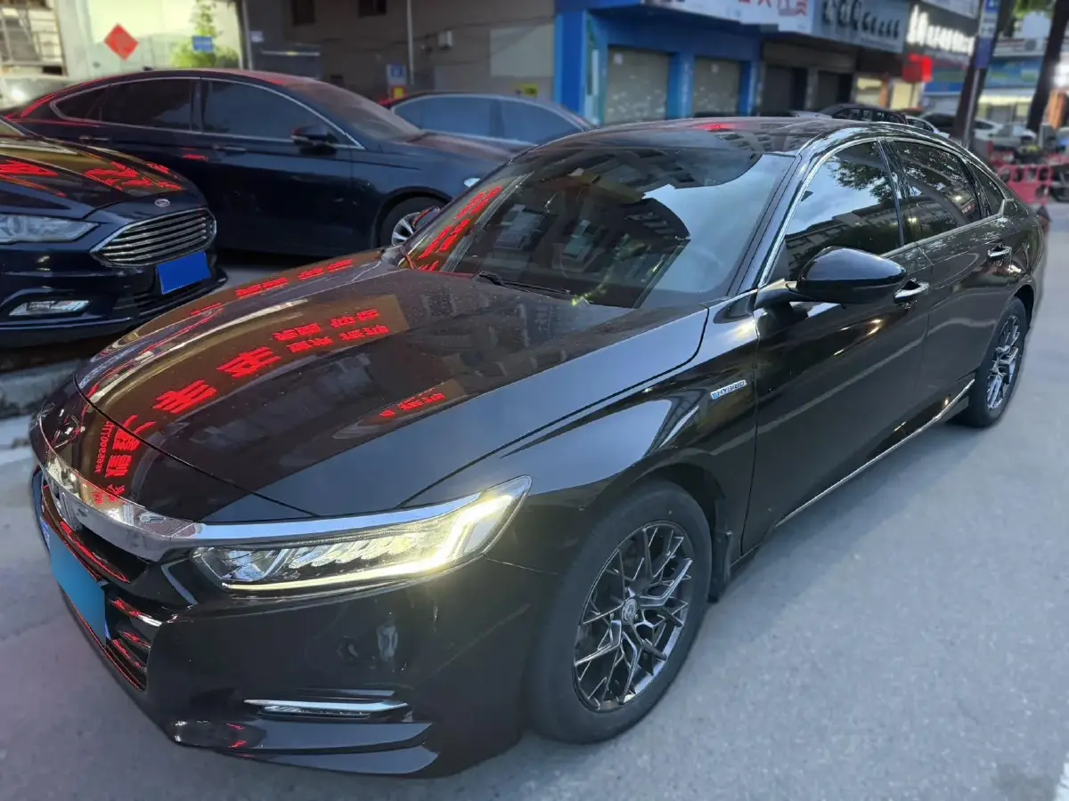 2018 Honda Accord 2.0L 146HP L4 E-CVT Hybrid