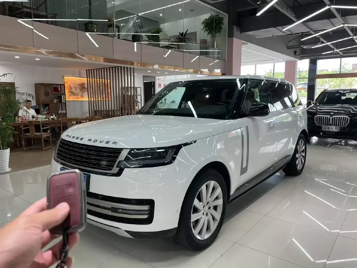 2023 Land Rover Range Rover 3.0T 360HP L6 8AT