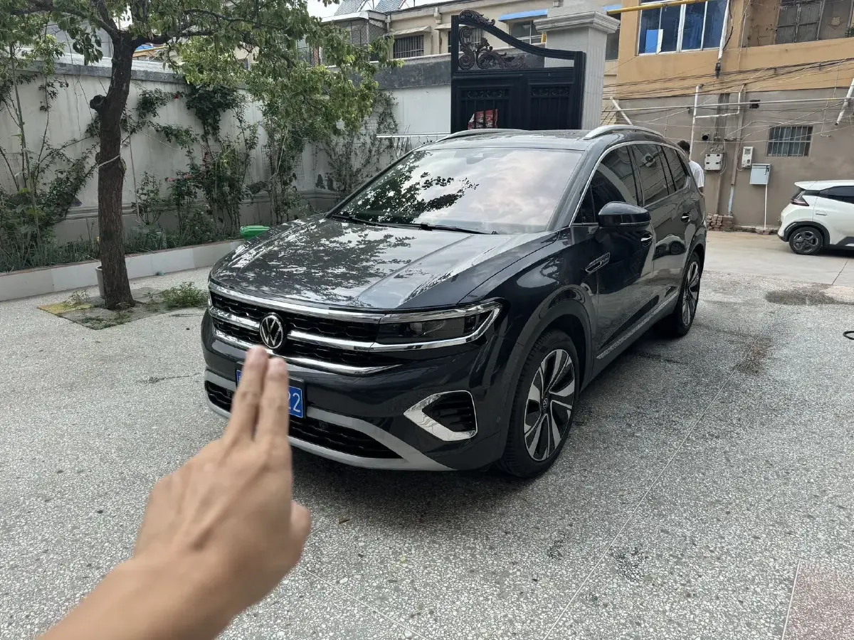 2022 Volkswagen Talagon 2.0T 220HP L4 7DCT