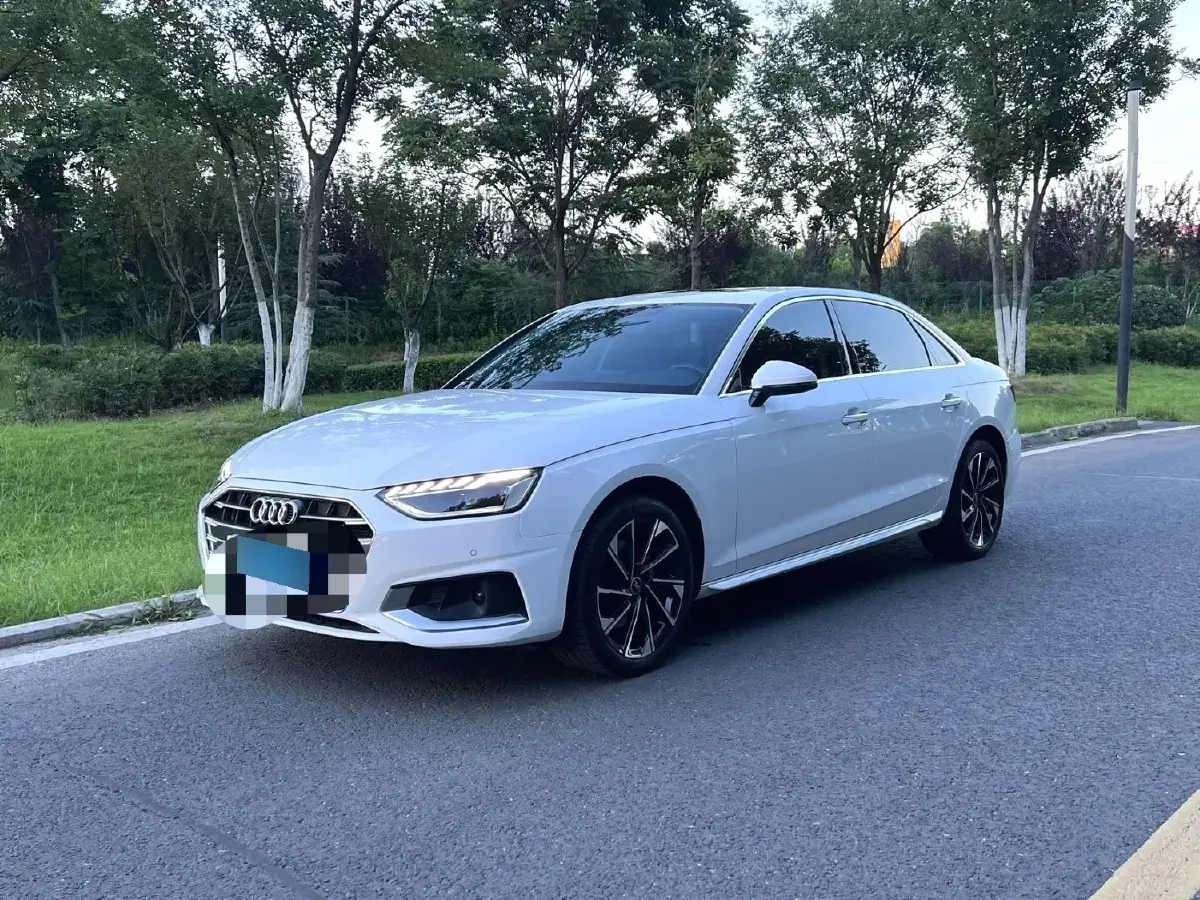 2022 Audi A4L 2.0T 190HP L4 7DCT