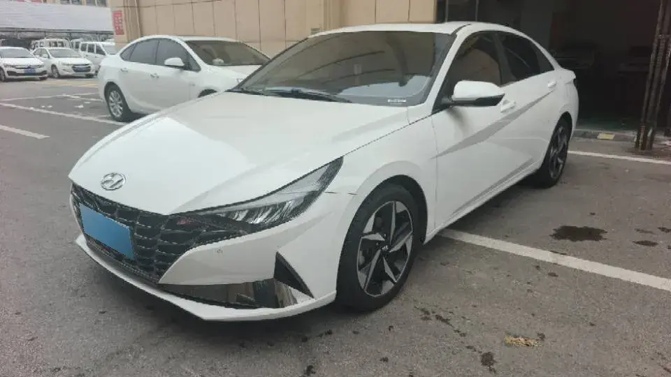 2022 Hyundai Elantra 1.5L 115HP L4 CVT