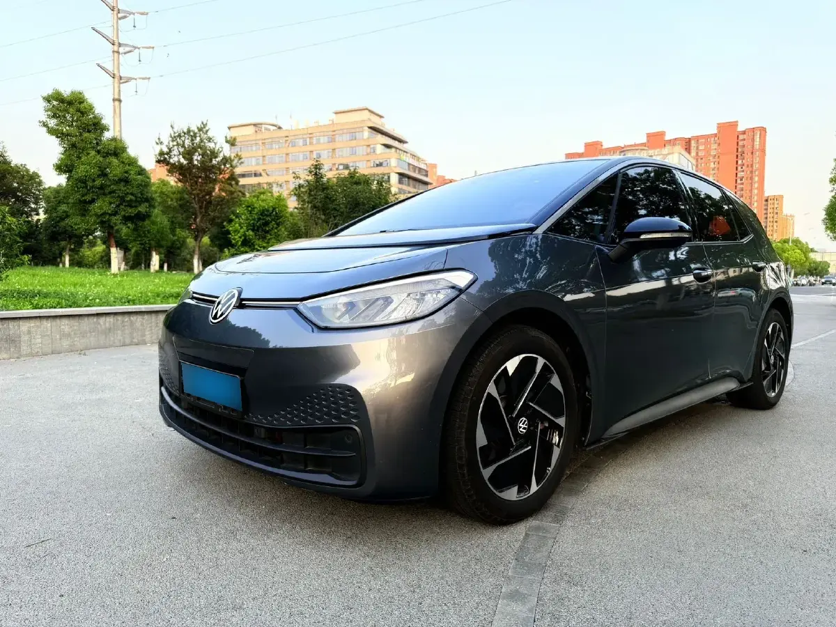 2023 Volkswagen ID.3 BEV 52.8KWH