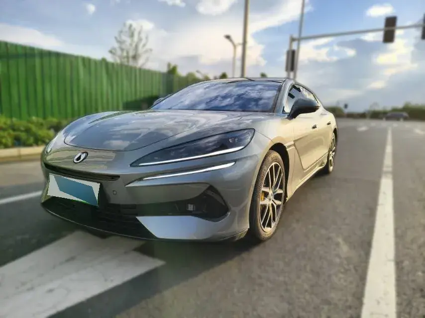 2024 Denza DenzaZ9GT 2.0T 207HP L4 E-CVT PHEV 38.5KWH