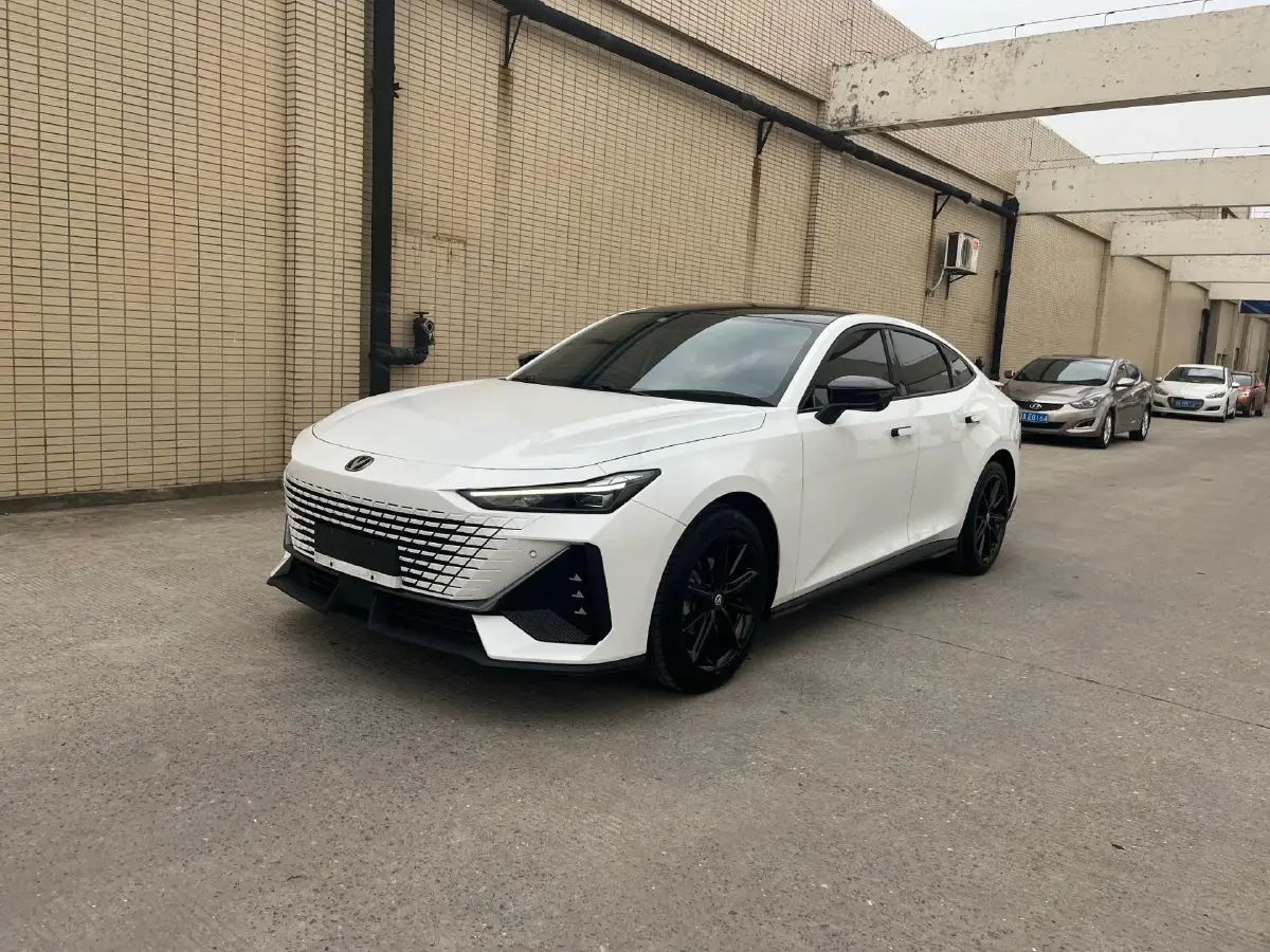 2022 ChangAn UNI-V 1.5T 188HP L4 7DCT