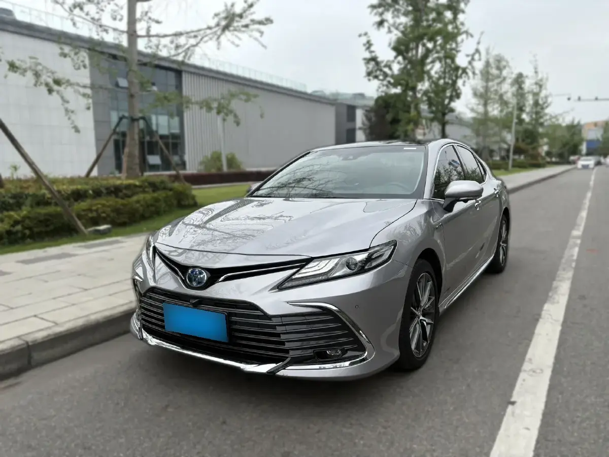2023 Toyota Camry 2.5L 178HP L4 E-CVT Hybrid