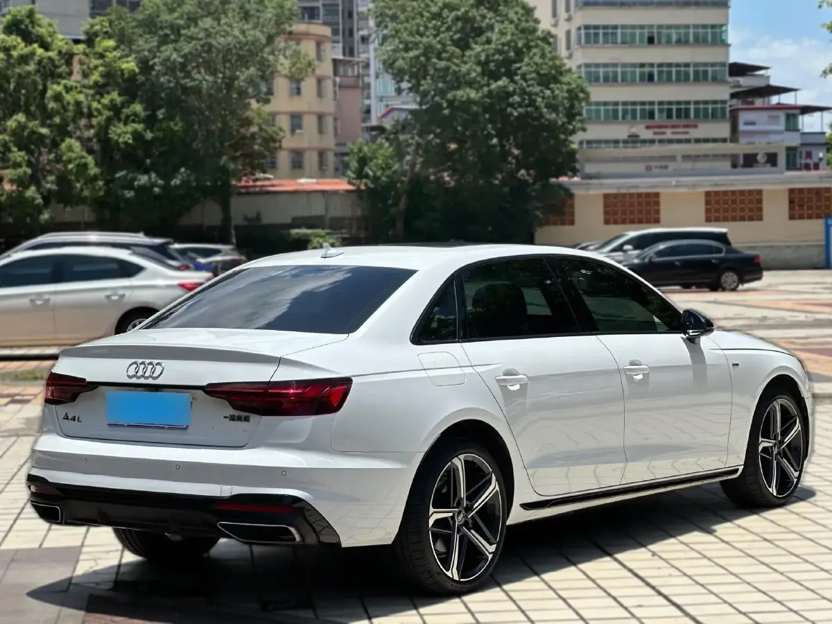 2024 Audi A4L 2.0T 190HP L4 7DCT,autocango,china used car exporter,china ev exporter,chinese used car exporter,chinese used ev exporter