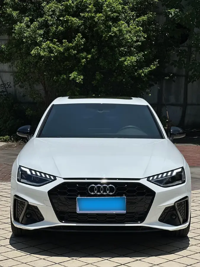 2024 Audi A4L 2.0T 190HP L4 7DCT,autocango,china used car exporter,china ev exporter,chinese used car exporter,chinese used ev exporter