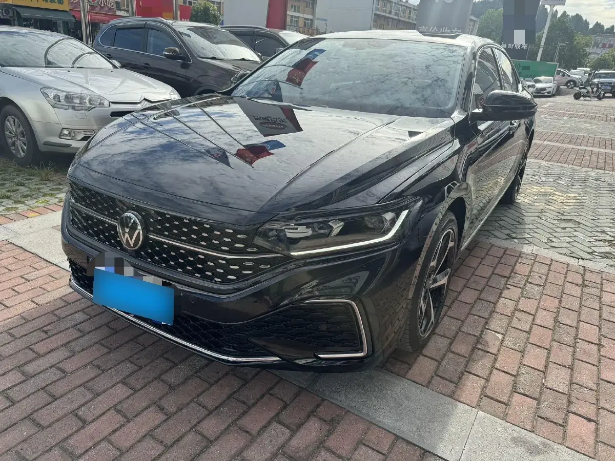 2023 Volkswagen Passat 2.0T 186HP L4 7DCT