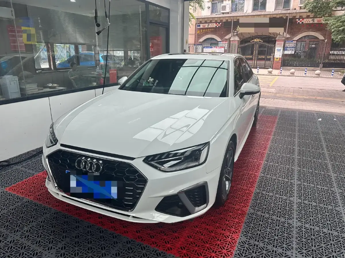 2023 Audi A4L 2.0T 190HP L4 7DCT