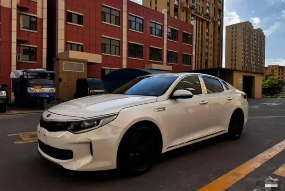 2016 Kia K5 2.0L 156HP L4 6AT Hybrid