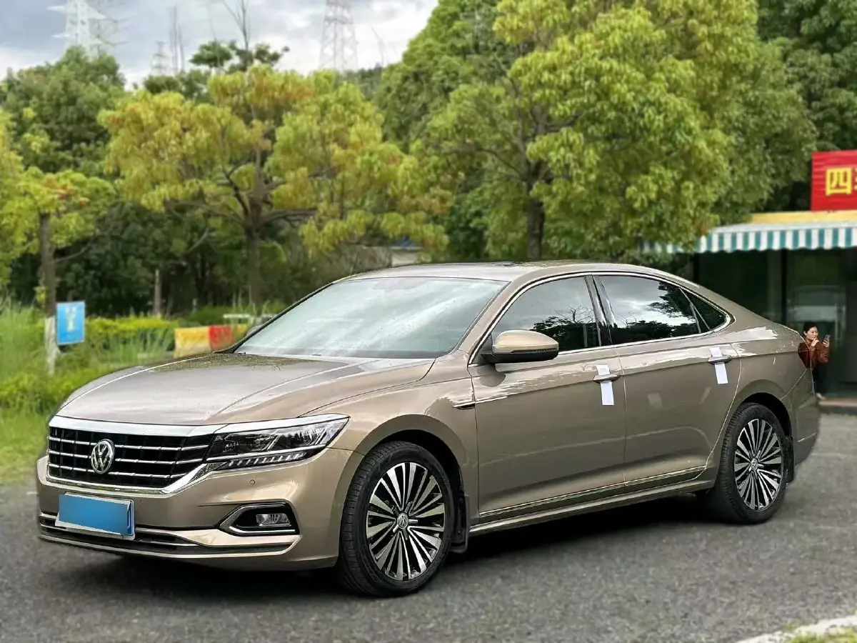 2019 Volkswagen Passat 2.0T 186HP L4 7DCT
