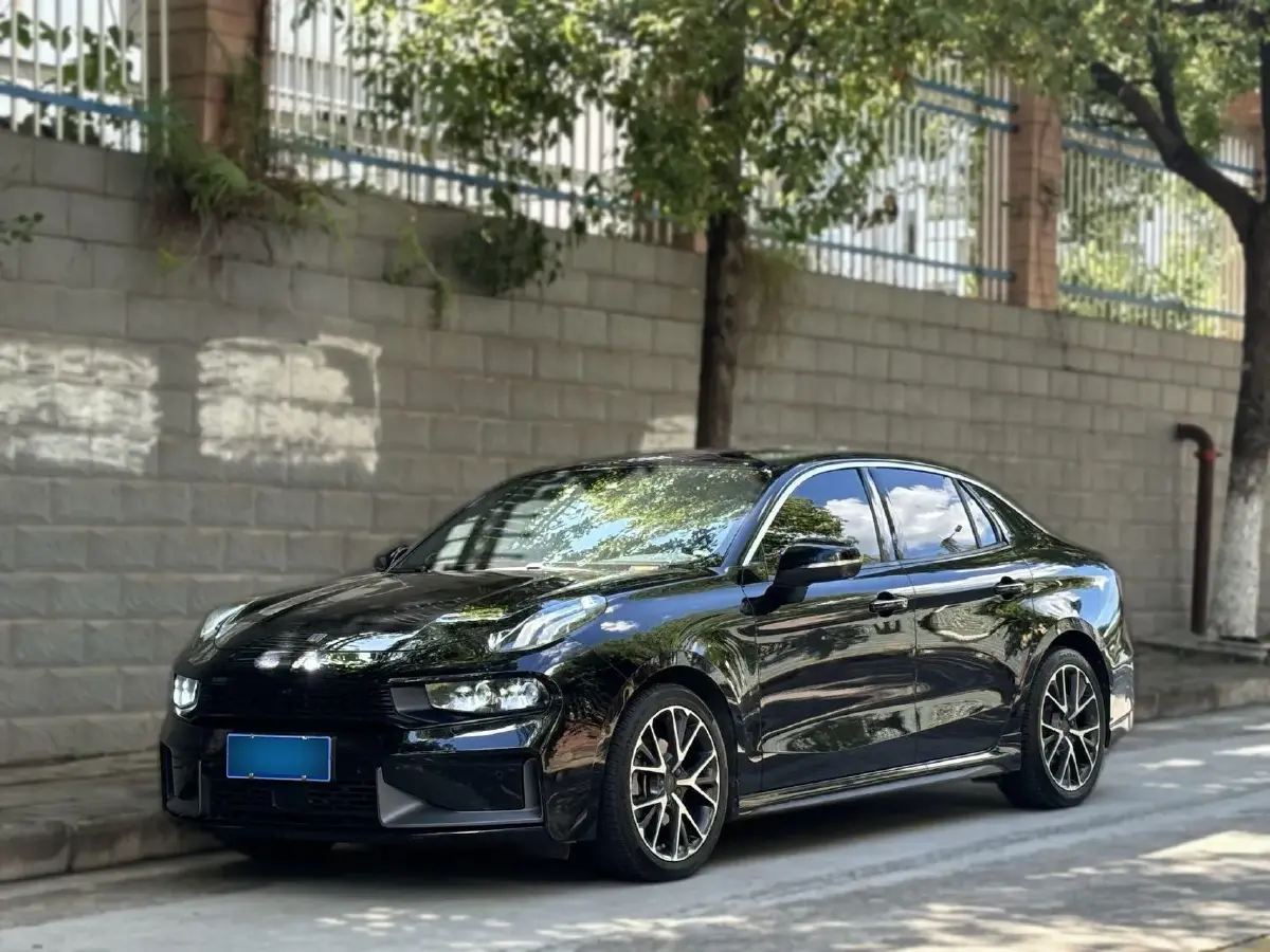 2019 LYNK&CO 03 2.0T 190HP L4 6AT